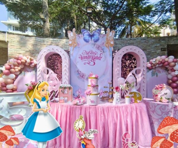 Alice in Wonderland Theme Party Decorations